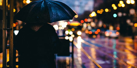 记者：德容和孔德今日被队友夹道欢迎，莱万将随队出战莱万特